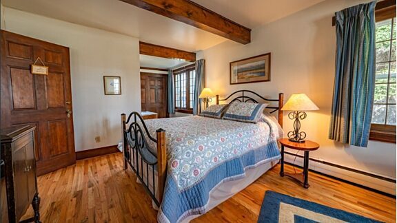 Chambers House Bed & Breakfast