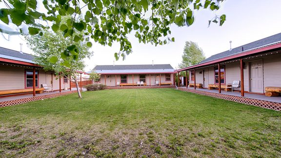Visit Pinedale Pinedale Cozy Cabin 1