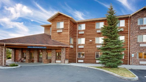 Visit Pinedale Baymont Inn Suites 1